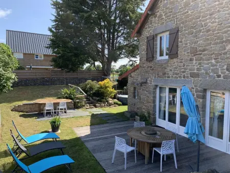Maison Familiale Spacieuse avec Jardin à Jullouville - Photo 18