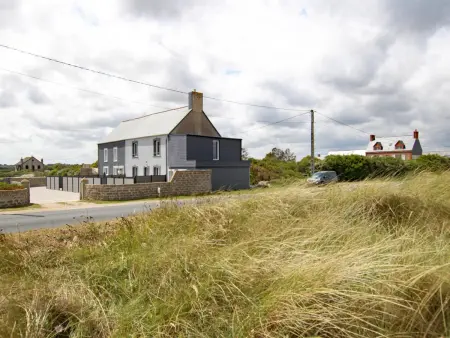 Maison en bord de mer à Saint-Marcouf avec balcon, internet et parking - Photo 4