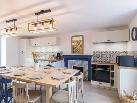 Maison de Charme avec Jardin et Terrasse, Proche de la Côte - Photo 1