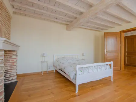 Maison familiale au bord du lac avec piscine, véranda climatisée et jardin fleuri - Photo 14