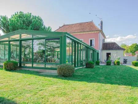 Maison familiale au bord du lac avec piscine, véranda climatisée et jardin fleuri - Photo 34