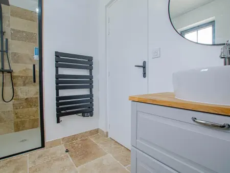 Maison de charme avec piscine chauffée, jardin méditerranéen et équipements complets - Photo 13