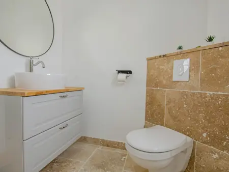 Maison de charme avec piscine chauffée, jardin méditerranéen et équipements complets - Photo 14