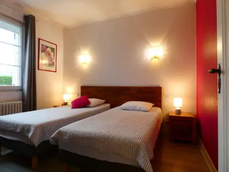 Maison en pierre rénovée, 3 chambres, jardin clos, équipée, calme et proche étang à Senonches - Photo 1