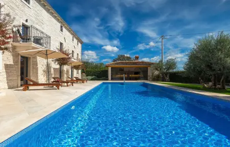 Villa Simeanna, Maison 17 personnes à Tinjan - Photo 8