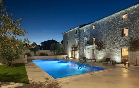 Villa Simeanna, Maison 17 personnes à Tinjan - Photo 10