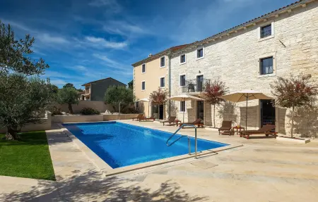 Villa Simeanna, Maison 17 personnes à Tinjan - Photo 12