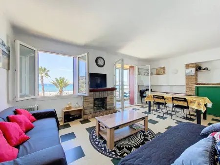 Appartement en bord de plage avec terrasse, parking privé, wifi et équipements modernes - Photo 2