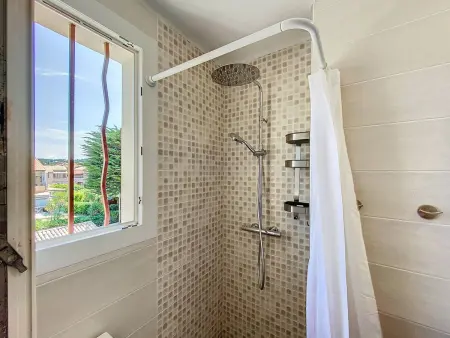 Appartement en bord de plage avec terrasse, parking privé, wifi et équipements modernes - Photo 15