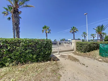 Appartement en bord de plage avec terrasse, parking privé, wifi et équipements modernes - Photo 17