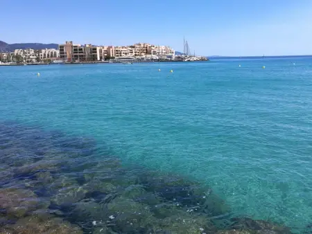 Appartement à 150m de la plage avec terrasse fermée et parking privatif - Bormes-les-Mimosas - Photo 12