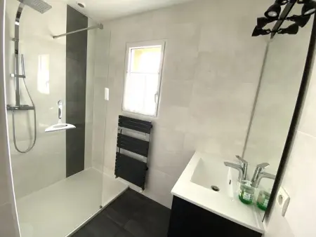 Maison spacieuse 5 pièces, 500m plage, jardin clos, terrasse, wifi, parking, animaux acceptés - Photo 10