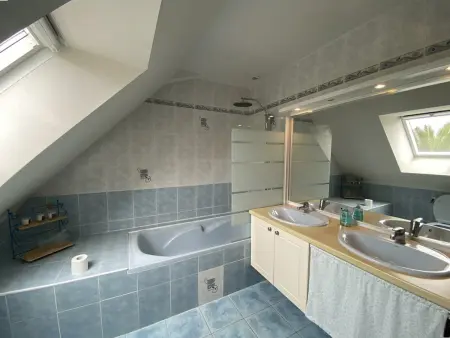 Maison spacieuse 5 pièces, 500m plage, jardin clos, terrasse, wifi, parking, animaux acceptés - Photo 16