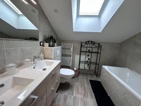 Gîte cosy avec SPA, animaux acceptés et parking fermé - Photo 28