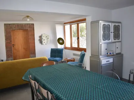 Maison de Village Charmante, 3 Ch, Terrasse, à Proximité des Pistes et Commerces à Bolquère - Photo 2