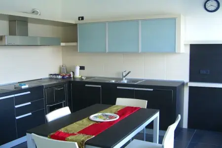 Villa Stenico, Appartement dans une villa et toit ouvrant - Photo 6