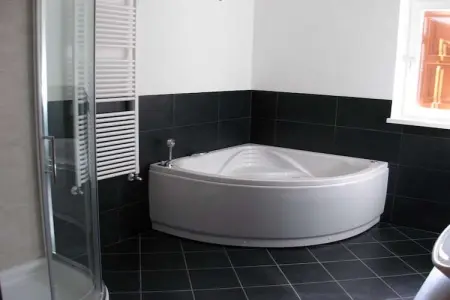 Villa Stenico, Appartement dans une villa et toit ouvrant - Photo 9