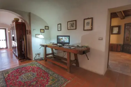 Olmi, Elégante maison en Toscane avec vue sur le lac - Photo 9