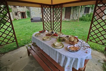 Casal Baruffa- Gorgaccia, Ferme à Apecchio avec piscine et terrasse - Photo 2