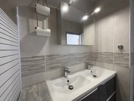 Studio lumineux avec alcôve, balcon face mer, parking privé - Photo 7