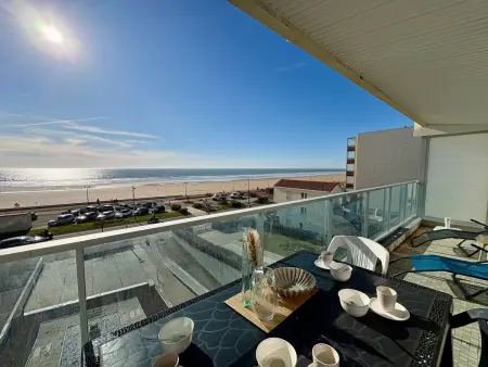 Studio lumineux avec alcôve, balcon face mer, parking privé - Photo 9