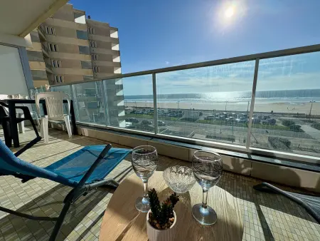 Studio lumineux avec alcôve, balcon face mer, parking privé - Photo 10