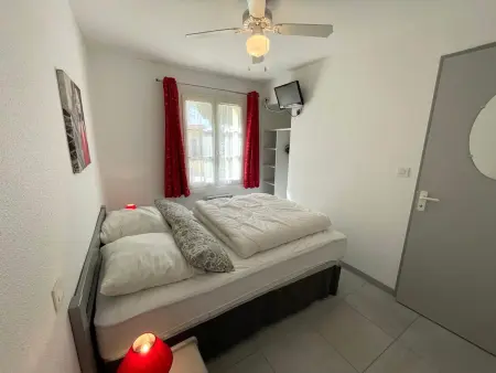 Maison chaleureuse avec piscine collective, près de la forêt, WiFi, parking privé - Photo 14