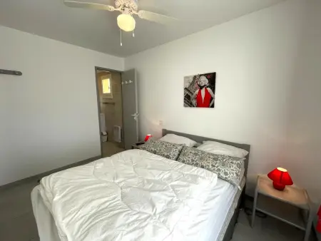 Maison chaleureuse avec piscine collective, près de la forêt, WiFi, parking privé - Photo 15