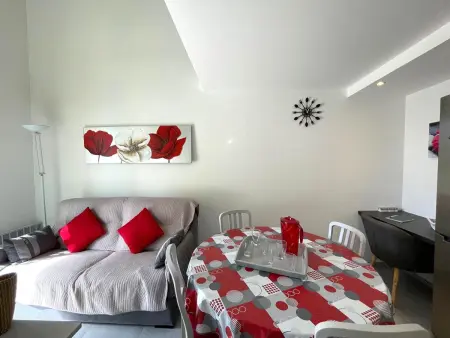 Maison chaleureuse avec piscine collective, près de la forêt, WiFi, parking privé - Photo 16