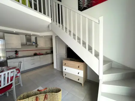 Maison chaleureuse avec piscine collective, près de la forêt, WiFi, parking privé - Photo 18