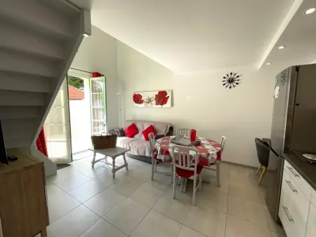 Maison chaleureuse avec piscine collective, près de la forêt, WiFi, parking privé - Photo 19