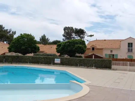 Maison chaleureuse avec piscine collective, près de la forêt, WiFi, parking privé - Photo 22