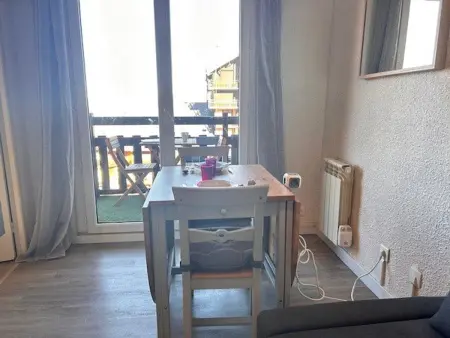 Studio Cabine 4 pers. à Risoul 1850, Accès Direct Pistes, Balcon, Piscine Chauffée l'Été - Photo 1