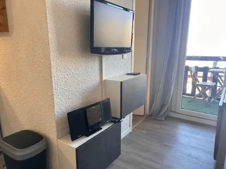 Studio Cabine 4 pers. à Risoul 1850, Accès Direct Pistes, Balcon, Piscine Chauffée l'Été - Photo 2