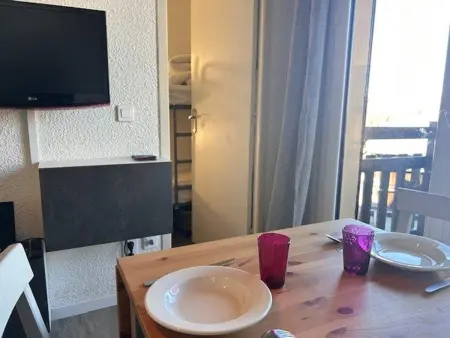 Studio Cabine 4 pers. à Risoul 1850, Accès Direct Pistes, Balcon, Piscine Chauffée l'Été - Photo 4