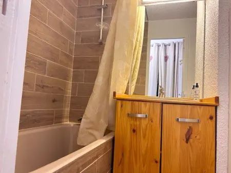 Studio Cabine 4 pers. à Risoul 1850, Accès Direct Pistes, Balcon, Piscine Chauffée l'Été - Photo 9
