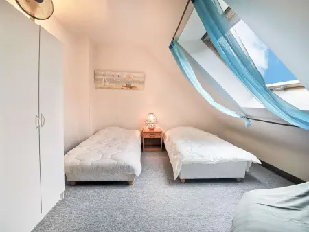 Spacieuse Villa à Crac'h : 4 Ch. pour 8 Pers., Beau Jardin, Proche Plages et WiFi - Photo 12