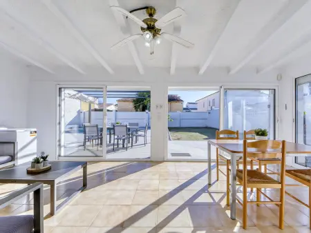 Villa Montgrí, Maison 6 personnes à Empuriabrava - Photo 2