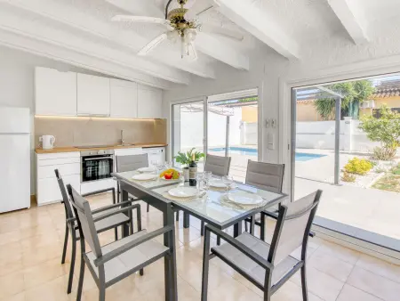 Villa Montgrí, Maison 6 personnes à Empuriabrava - Photo 4