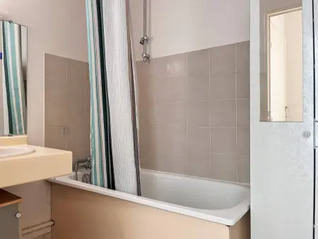 Appartement en bord de mer avec terrasse, 3 pièces, 4 couchages, parking privé au Lavandou - Photo 9