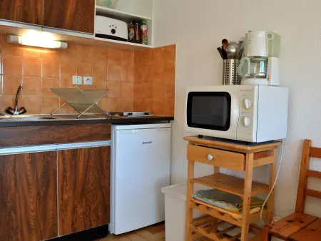 Studio 4 couchages proche plage avec parking et balcon au Lavandou - Photo 4