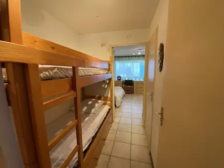 Studio cosy pour 4 pers., expo Sud, près des pistes et commerces, avec balcon et équipements complets - Photo 3