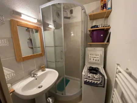 Studio cosy pour 4 pers., expo Sud, près des pistes et commerces, avec balcon et équipements complets - Photo 4