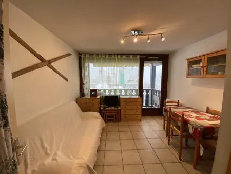 Studio cosy pour 4 pers., expo Sud, près des pistes et commerces, avec balcon et équipements complets - Photo 9