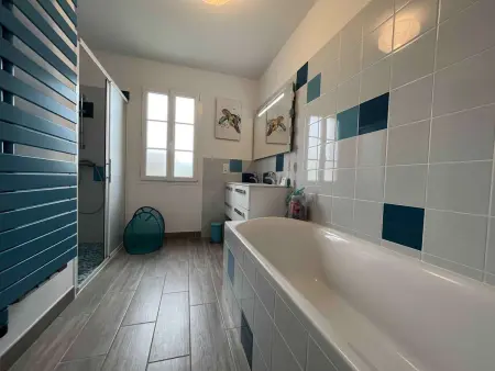 Villa 3 chambres avec piscine et jardin clos, proche de la mer - Photo 9