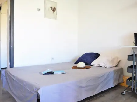 Studio climatisé avec terrasse et parking - 4 couchages - Le Lavandou - Photo 3
