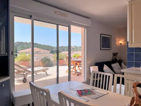 Appartement 2P avec Piscine, Clim, Parking - Le Lavandou - Photo 2