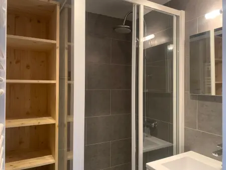 Studio rénové à Pra Loup avec balcon et wifi, proche télécabine - Photo 4