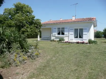Maison de Pays avec Grand Jardin, Proche Centre et Plage - Photo 1