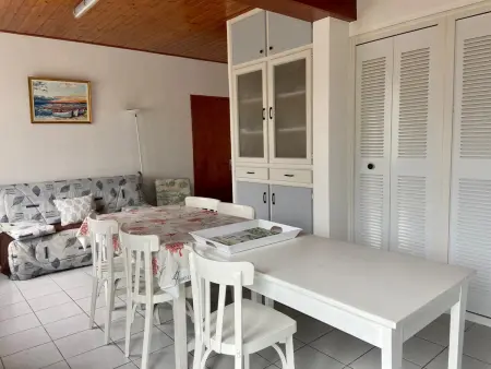 Maison de Pays avec Grand Jardin, Proche Centre et Plage - Photo 4